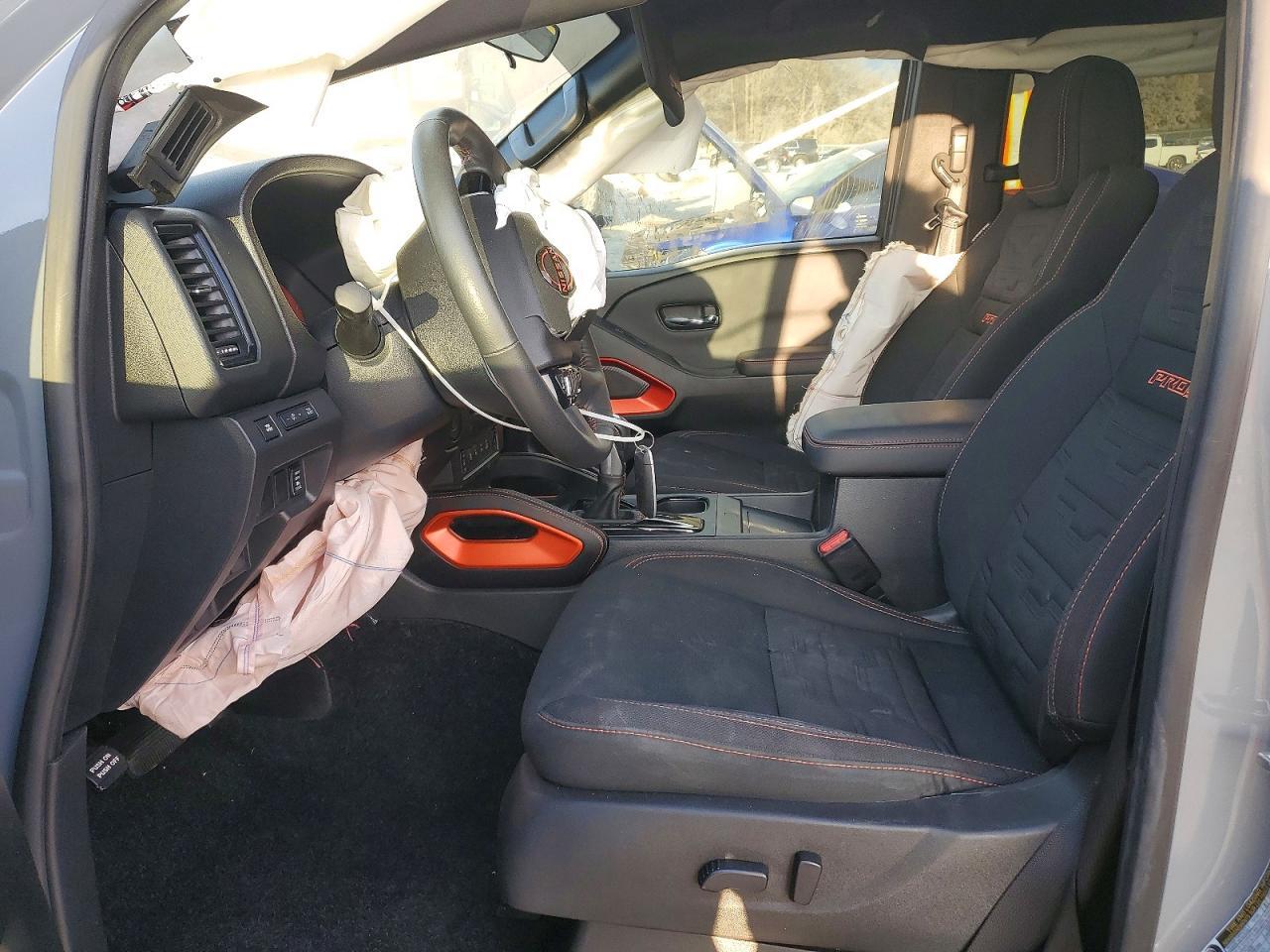 2024 NISSAN Frontier