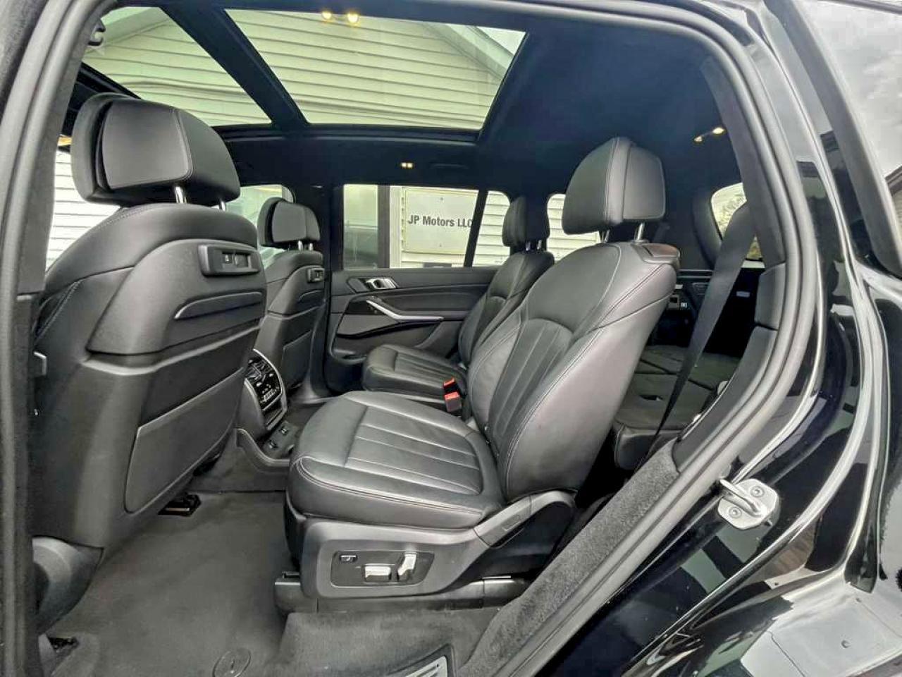 2021 BMW X7