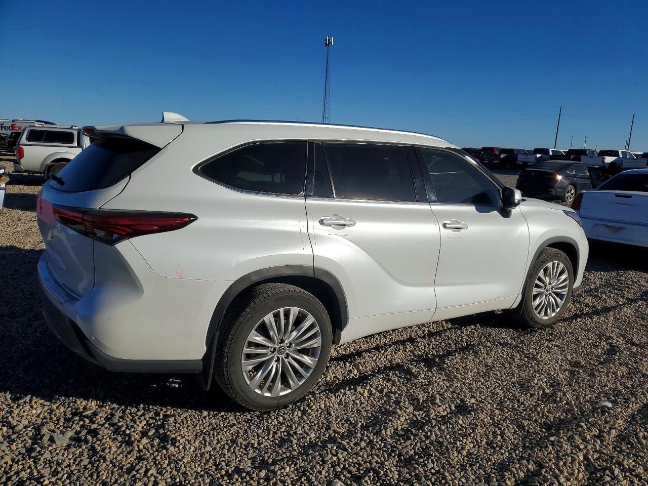 2023 TOYOTA HIGHLANDER