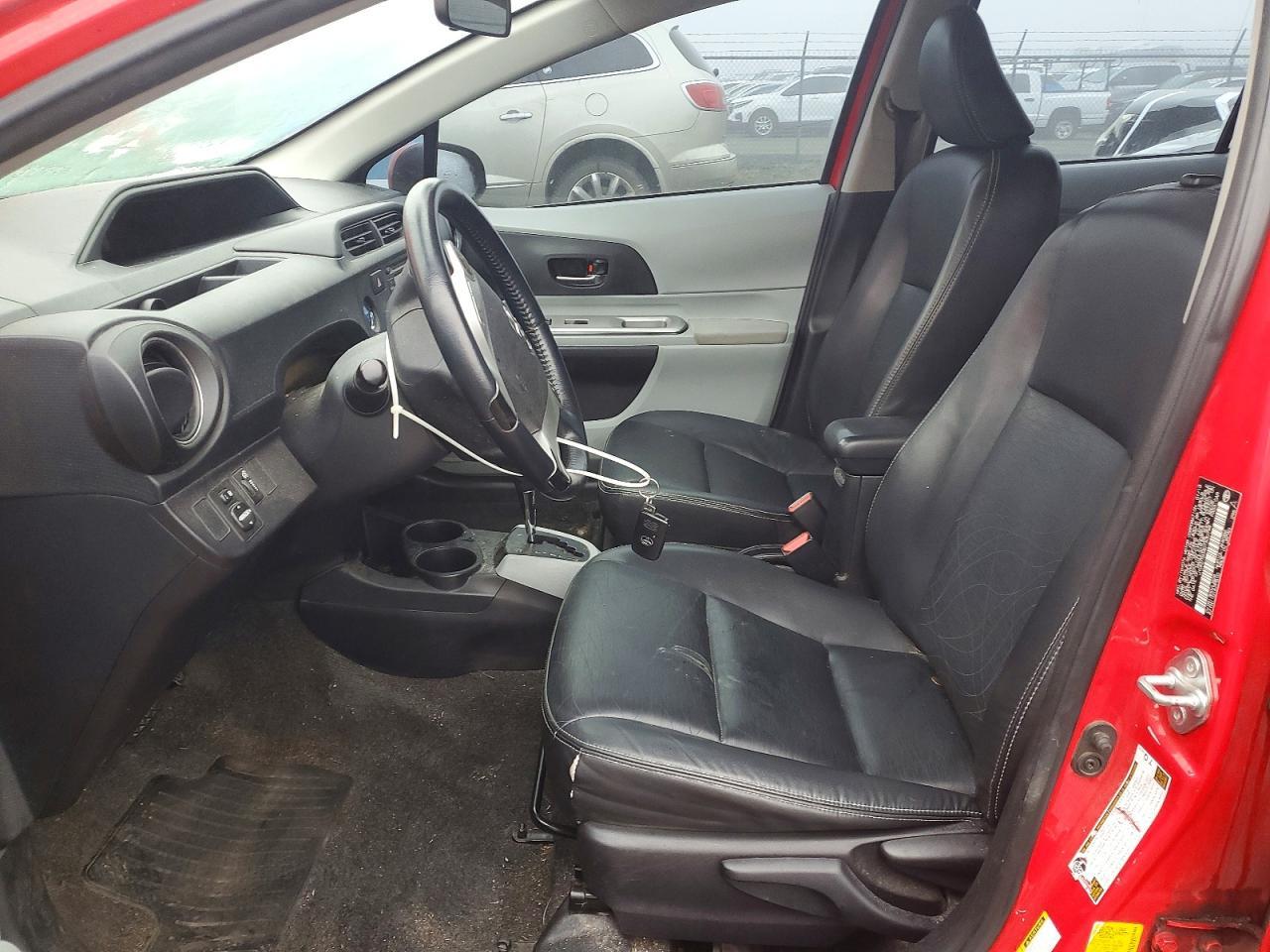 2013 TOYOTA Prius c