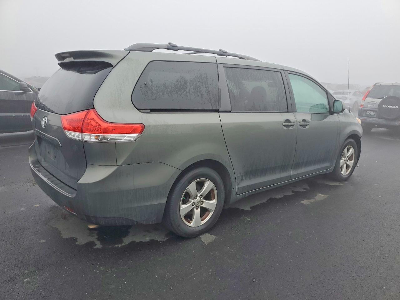 2013 TOYOTA SIENNA