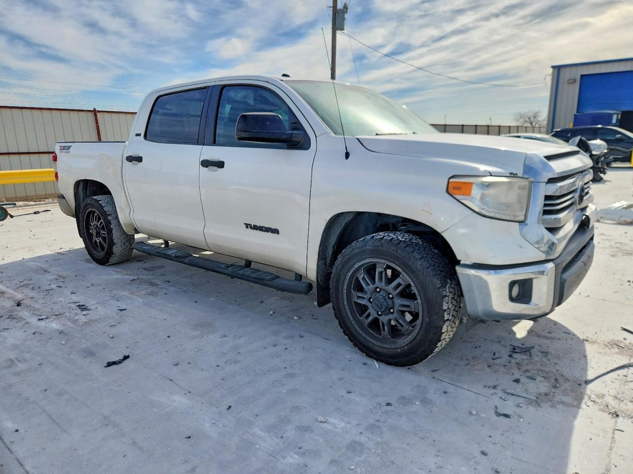 2017 TOYOTA TUNDRA