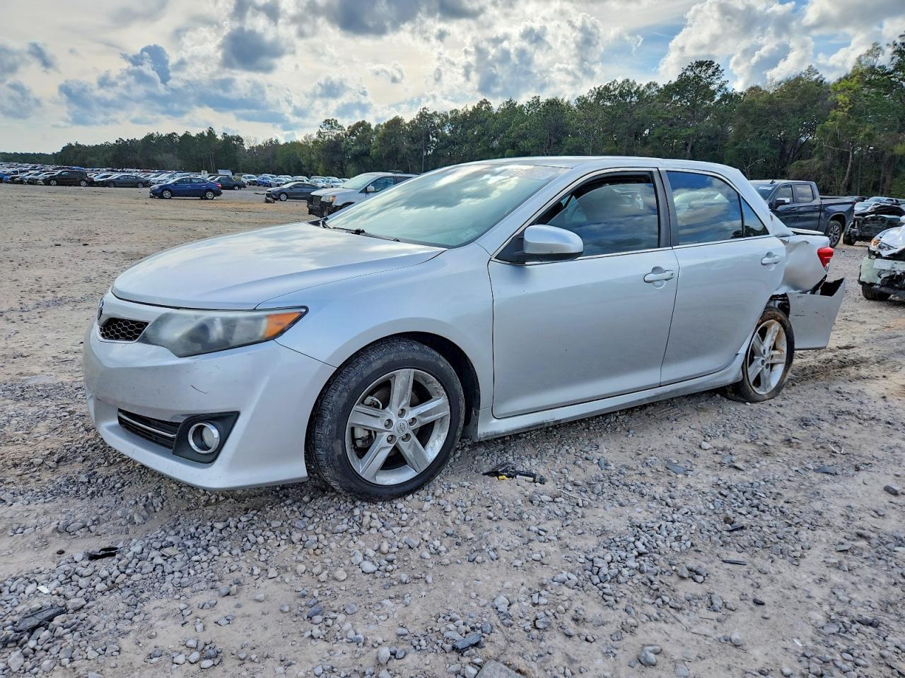 2014 TOYOTA CAMRY