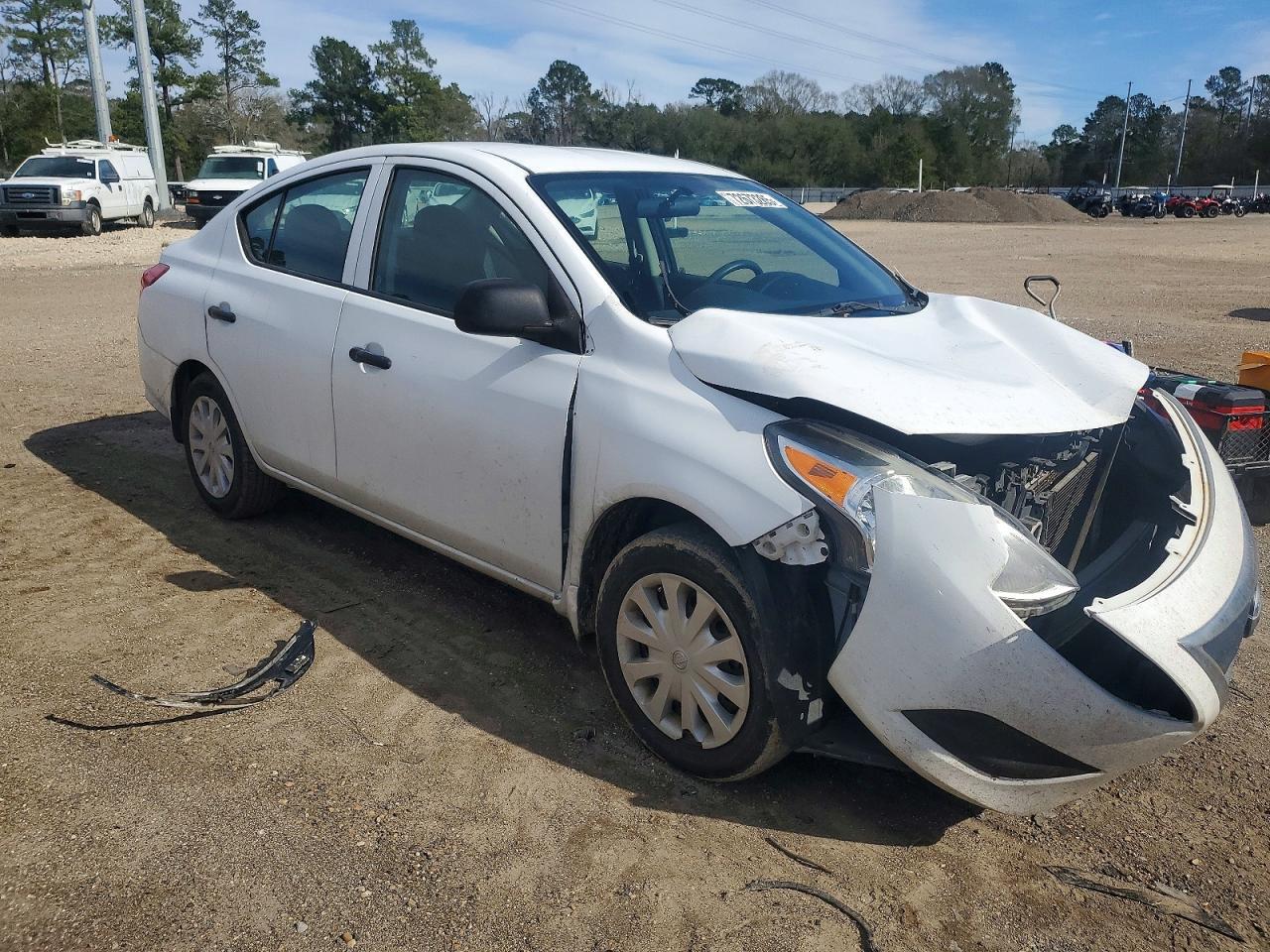 2015 NISSAN VERSA