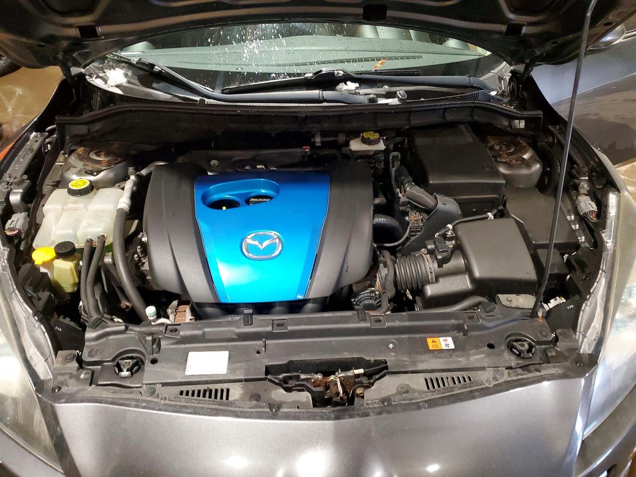 2013 MAZDA 3