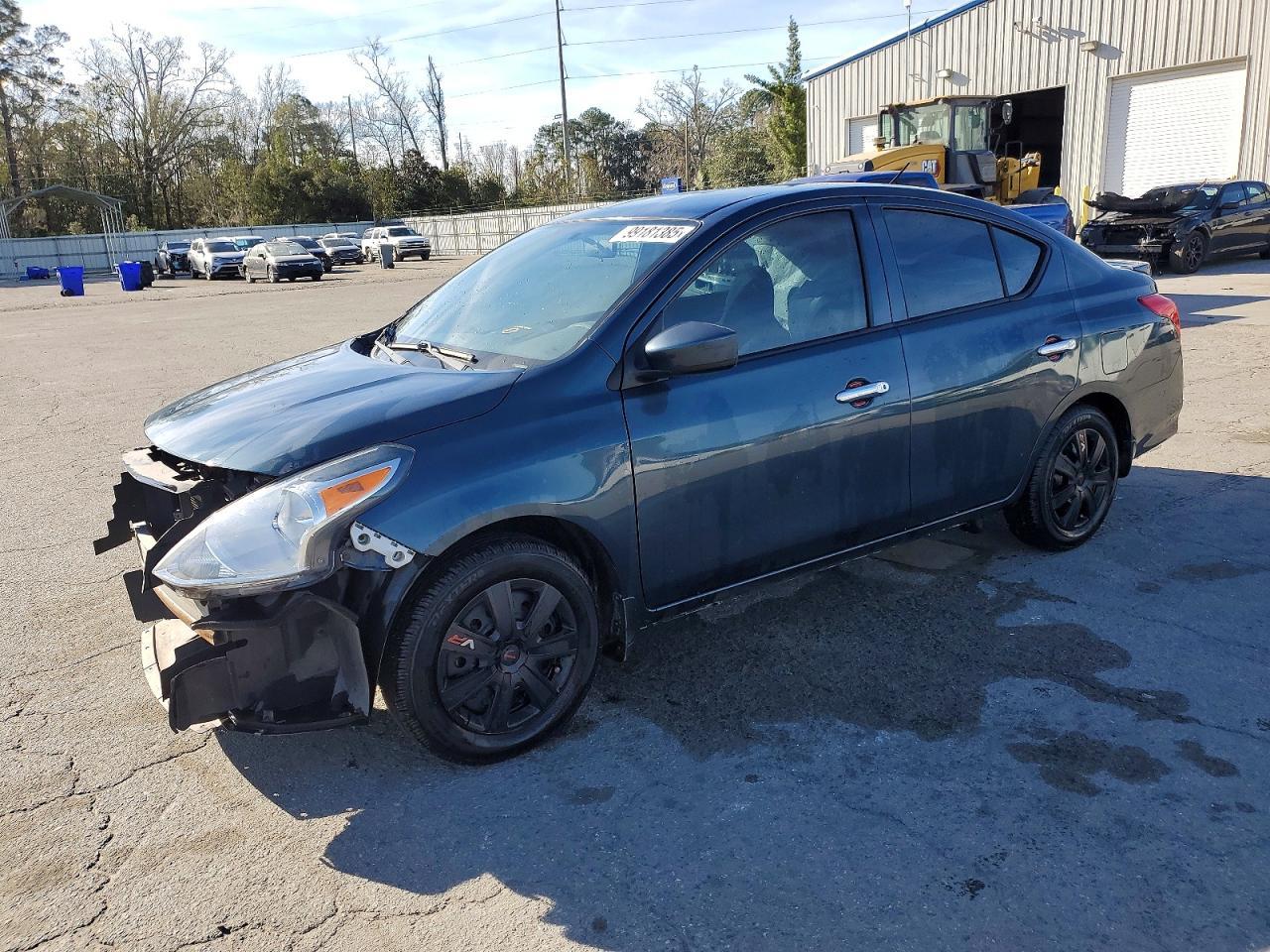 2017 NISSAN VERSA