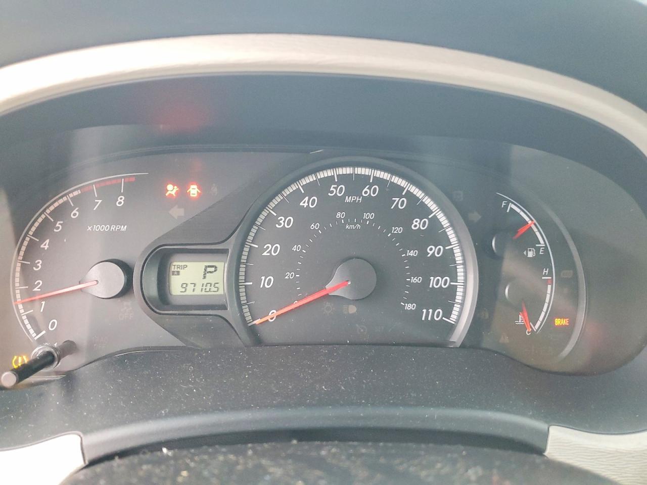2011 TOYOTA SIENNA