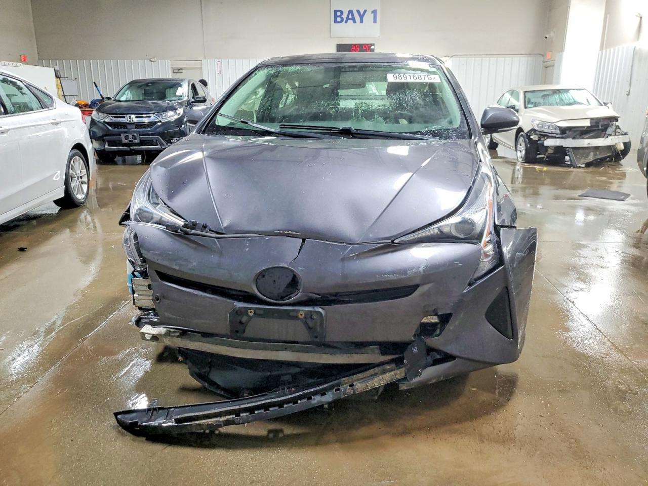 2016 TOYOTA PRIUS