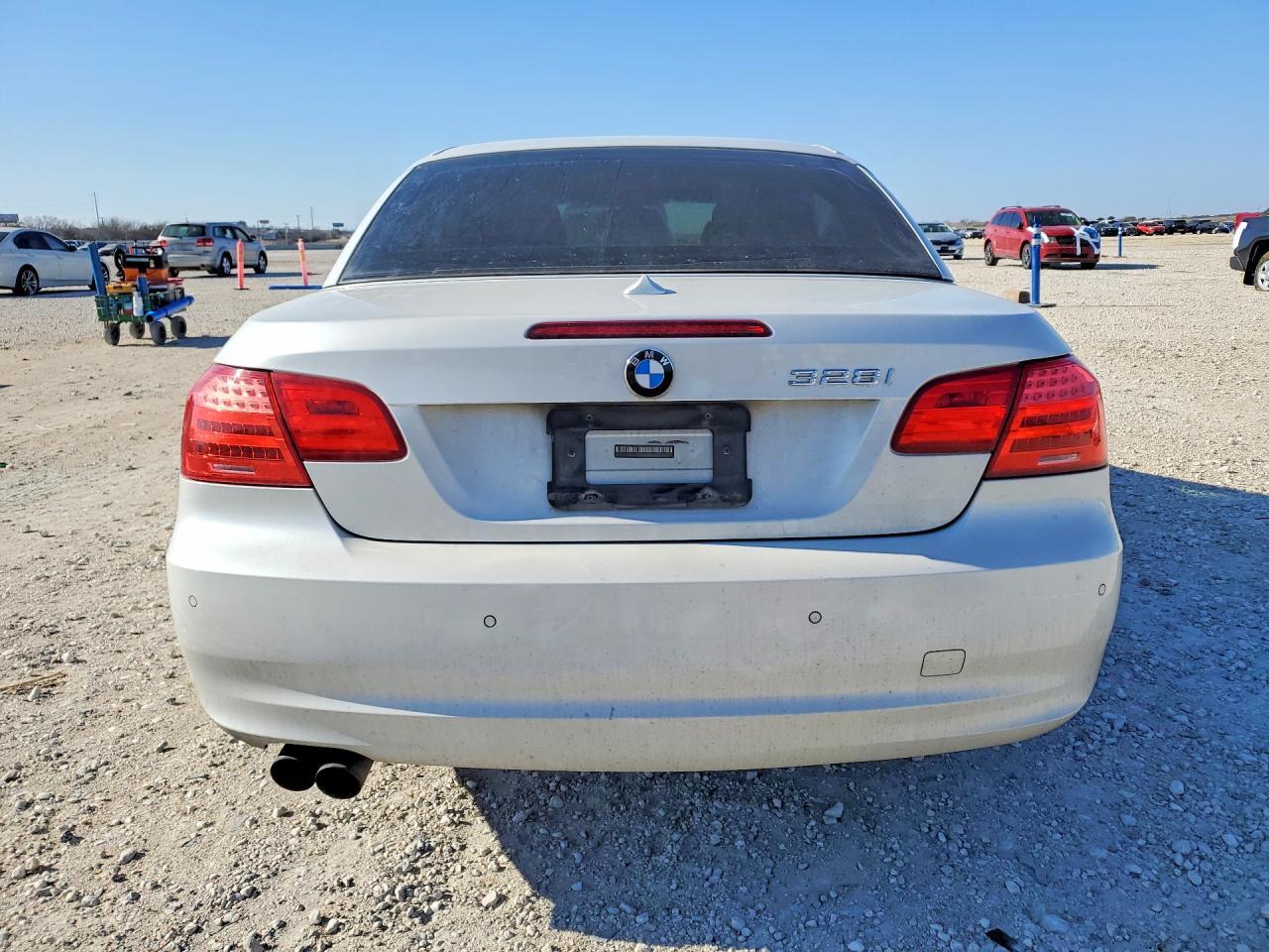 2011 BMW 3 SERIES