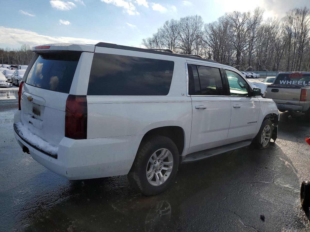 2016 CHEVROLET Suburban