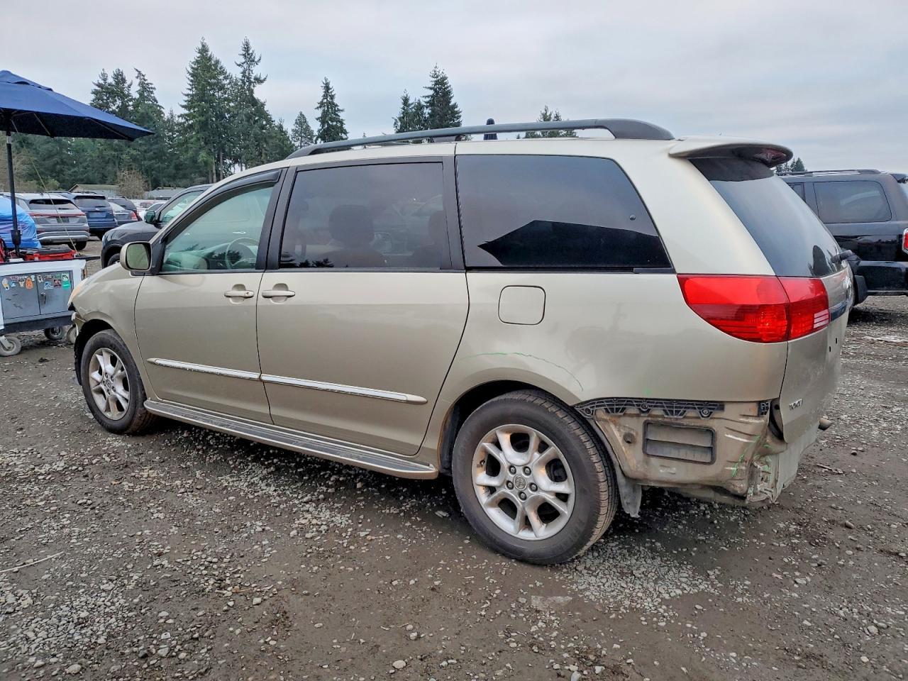 2004 TOYOTA SIENNA