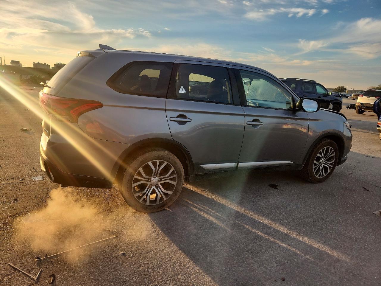 2018 MITSUBISHI outlander
