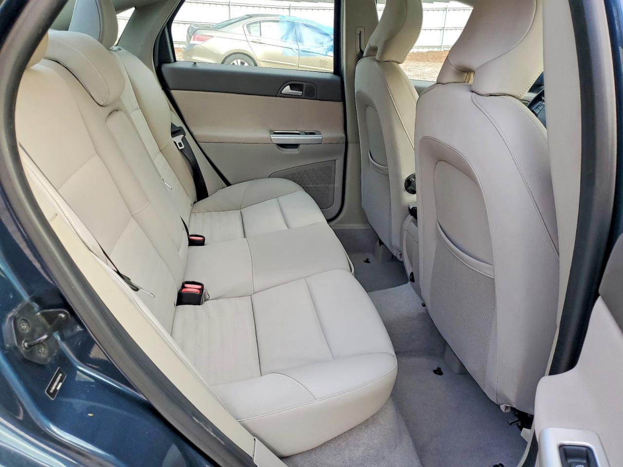 2010 VOLVO S40