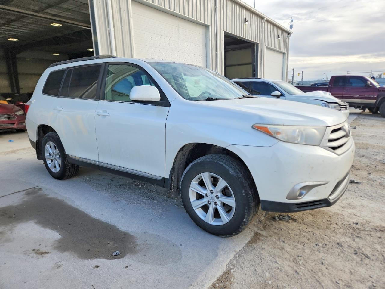 2011 TOYOTA HIGHLANDER