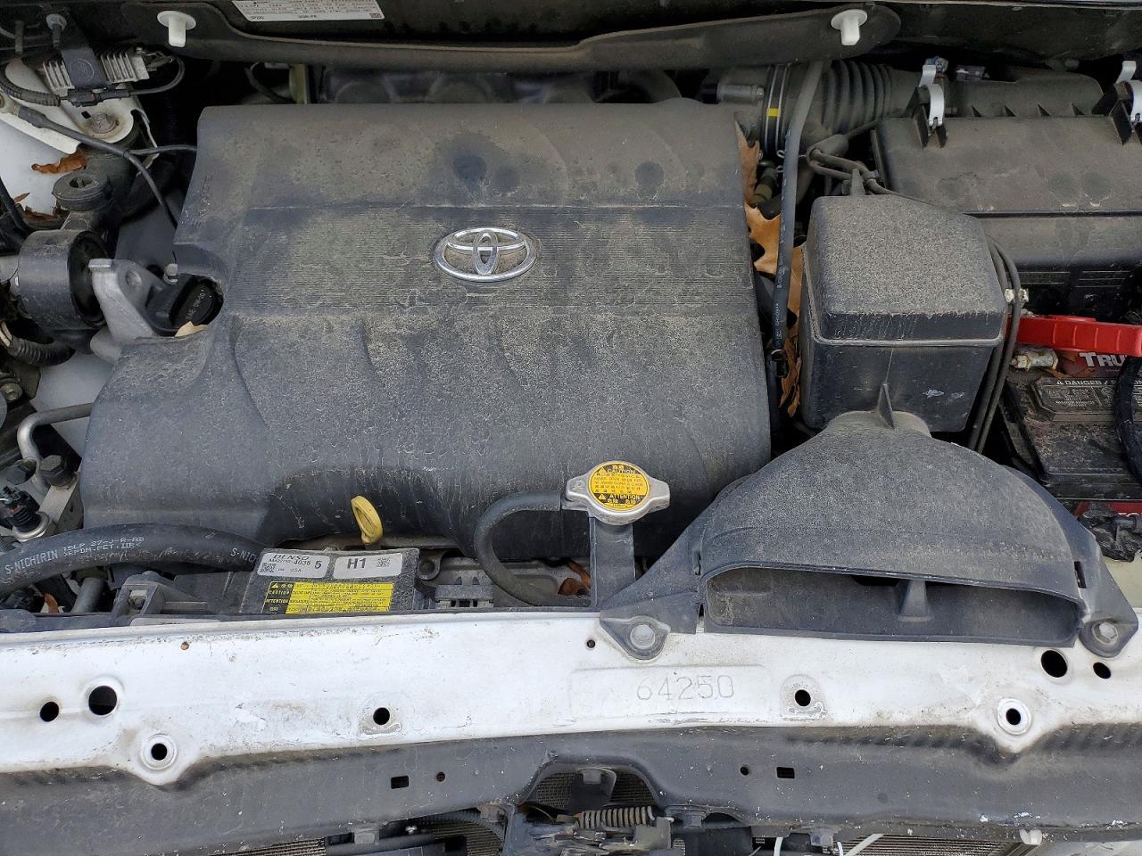 2015 TOYOTA SIENNA