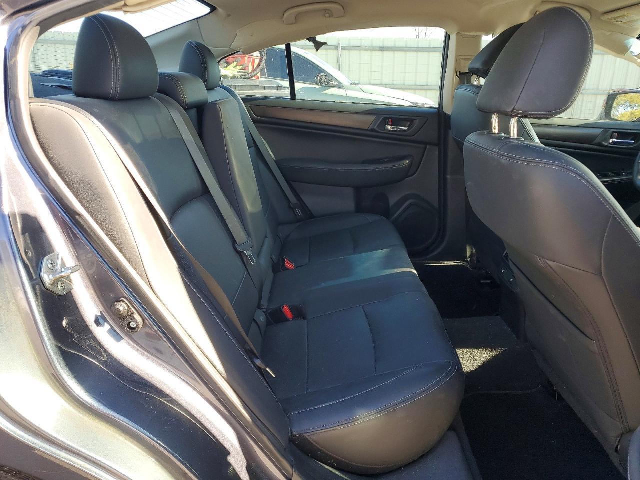 2015 SUBARU Legacy