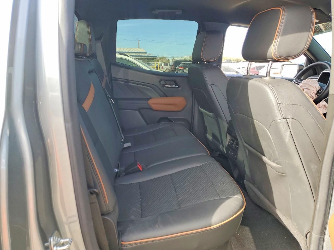 2024 GMC CANYON