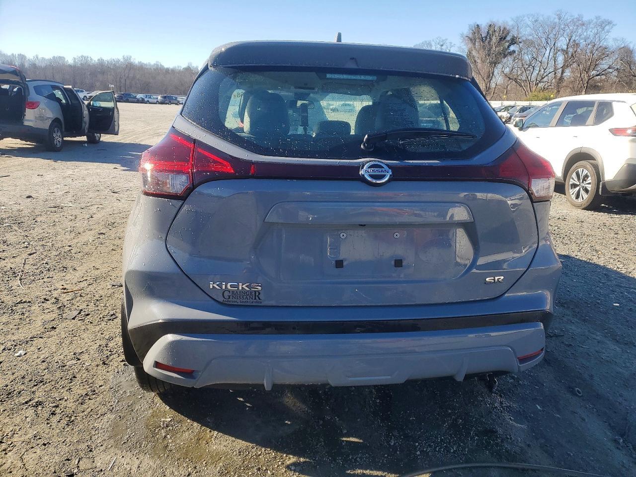 2021 NISSAN KICKS