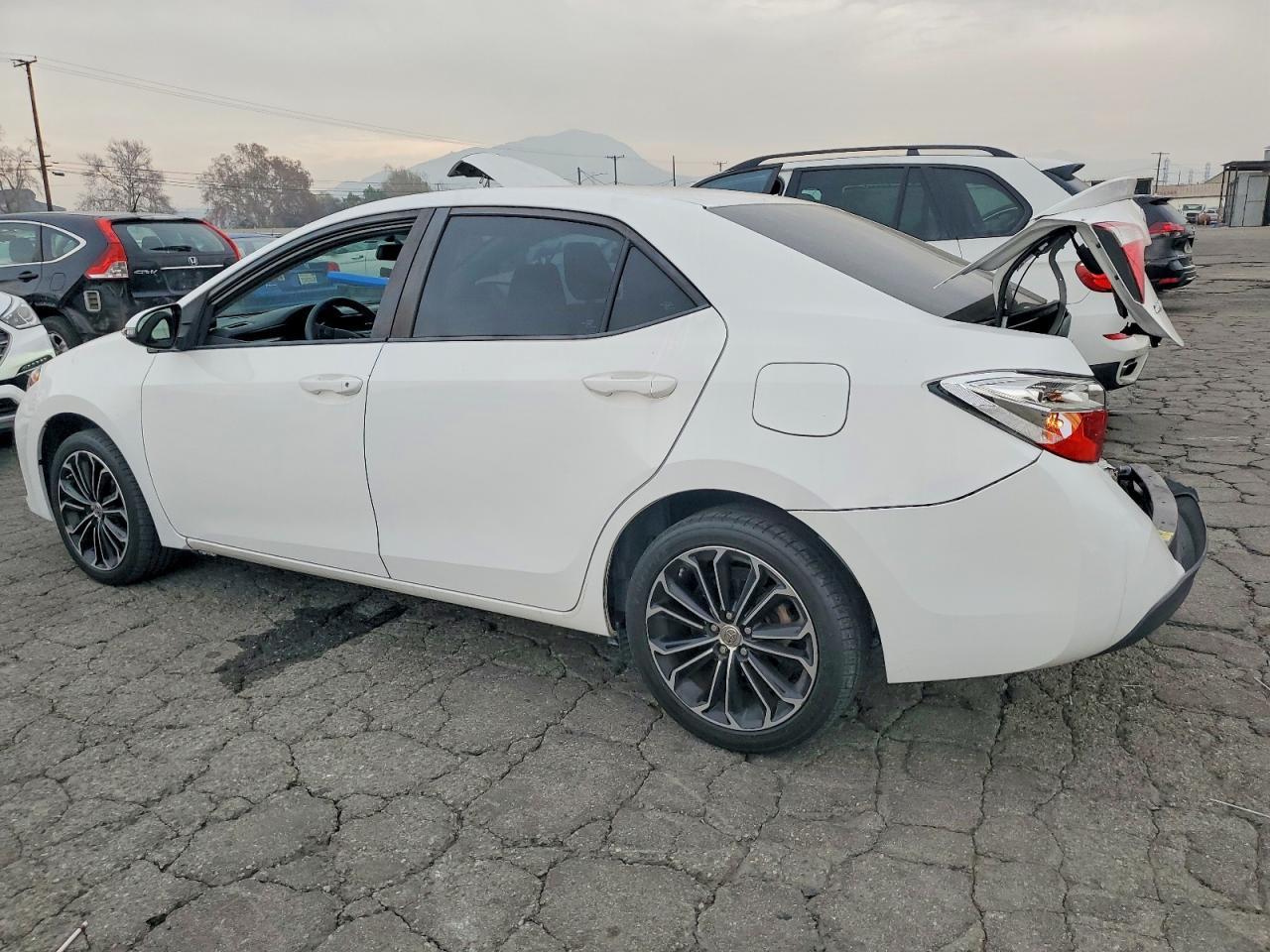2015 TOYOTA COROLLA