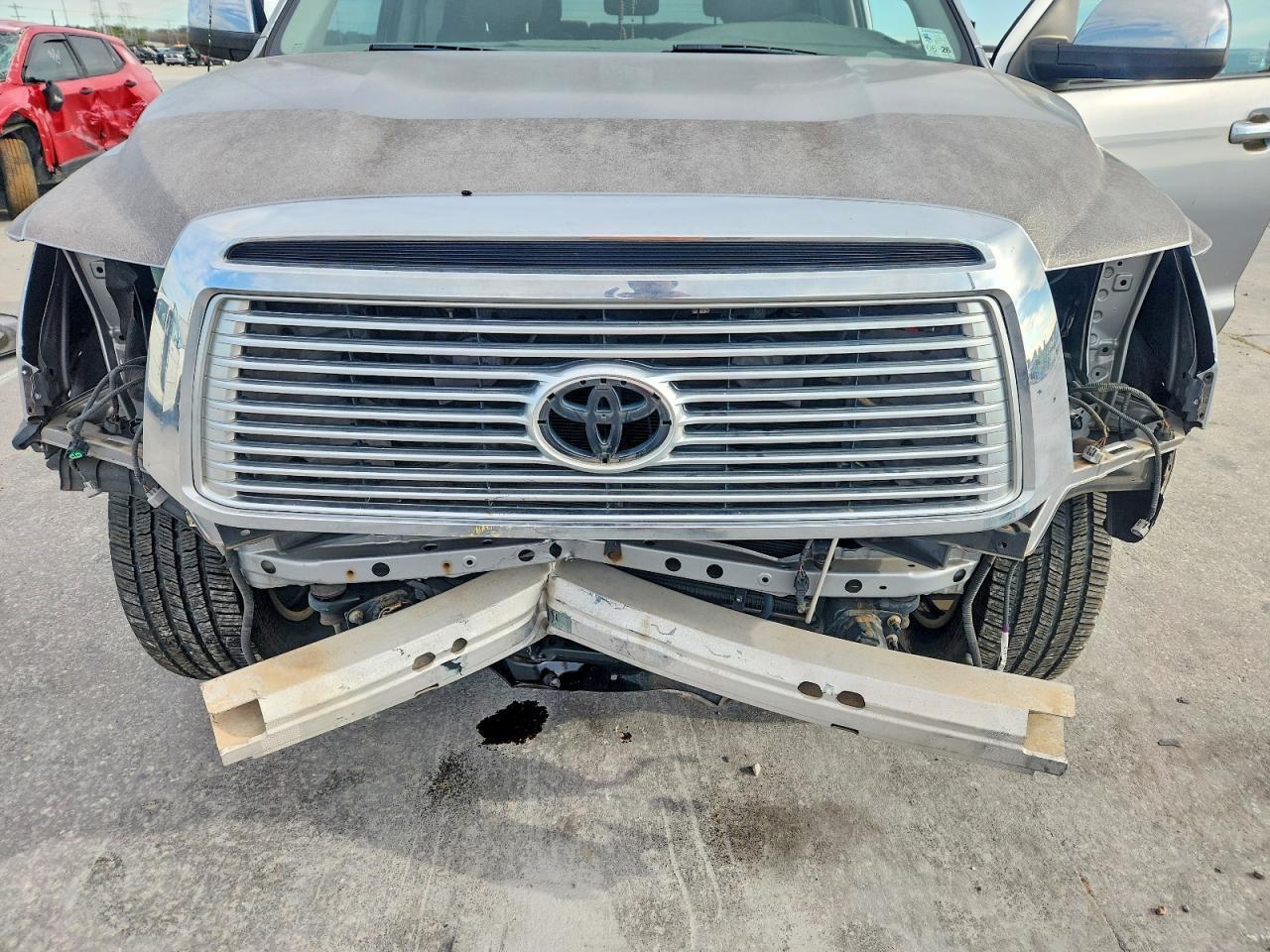 2011 TOYOTA TUNDRA