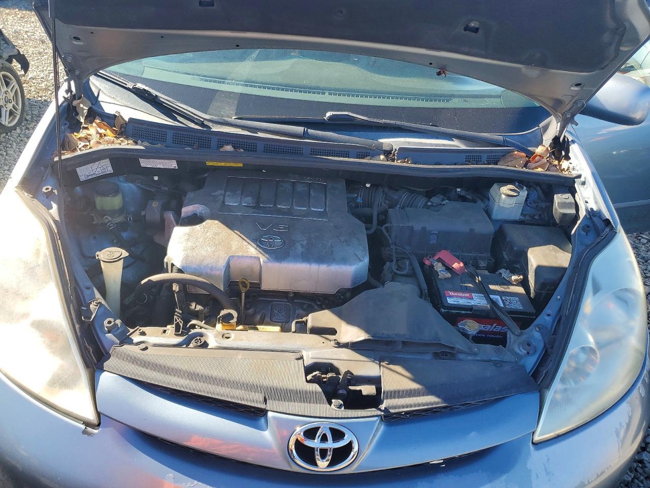 2009 TOYOTA SIENNA