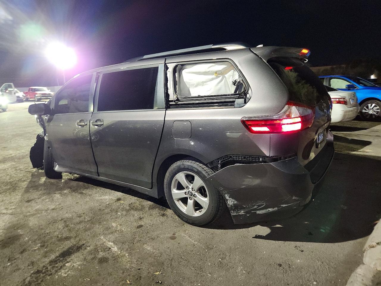 2018 TOYOTA SIENNA