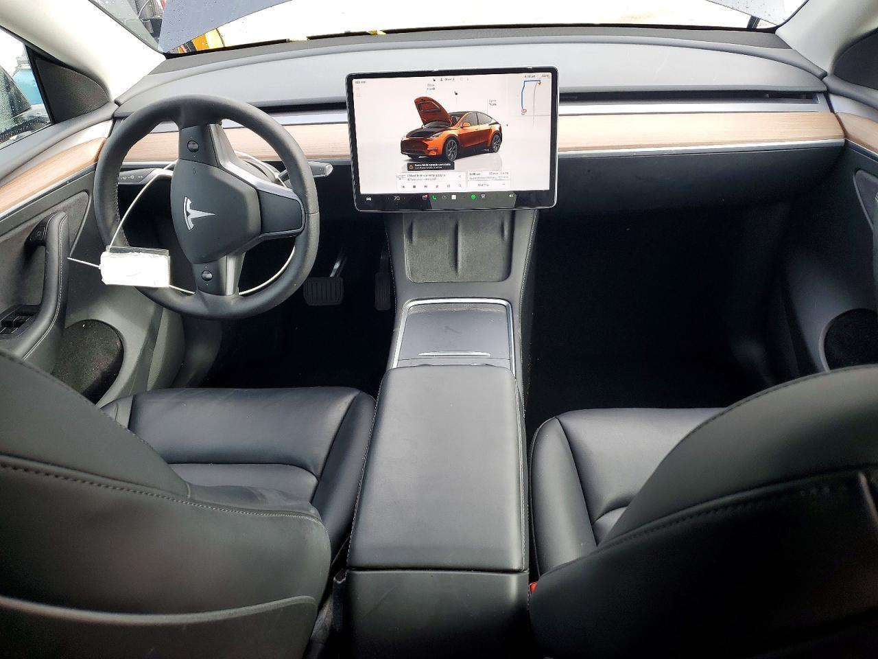2025 TESLA MODEL Y
