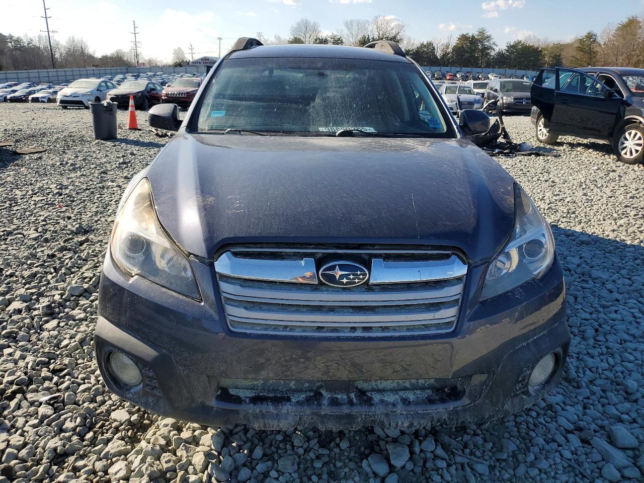 2014 SUBARU Outback