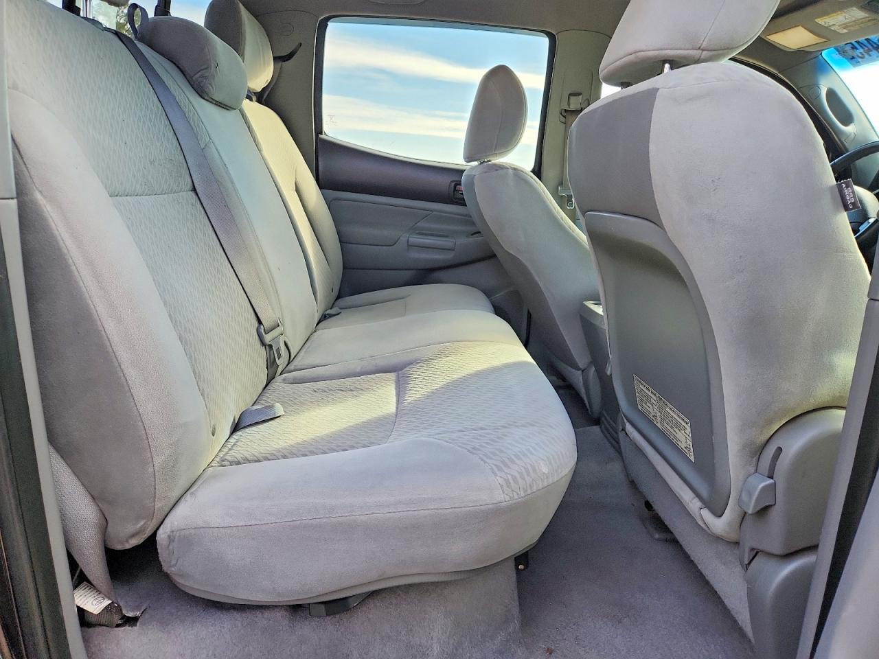 2011 TOYOTA TACOMA