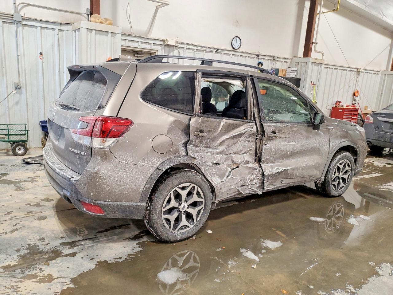 2020 SUBARU FORESTER