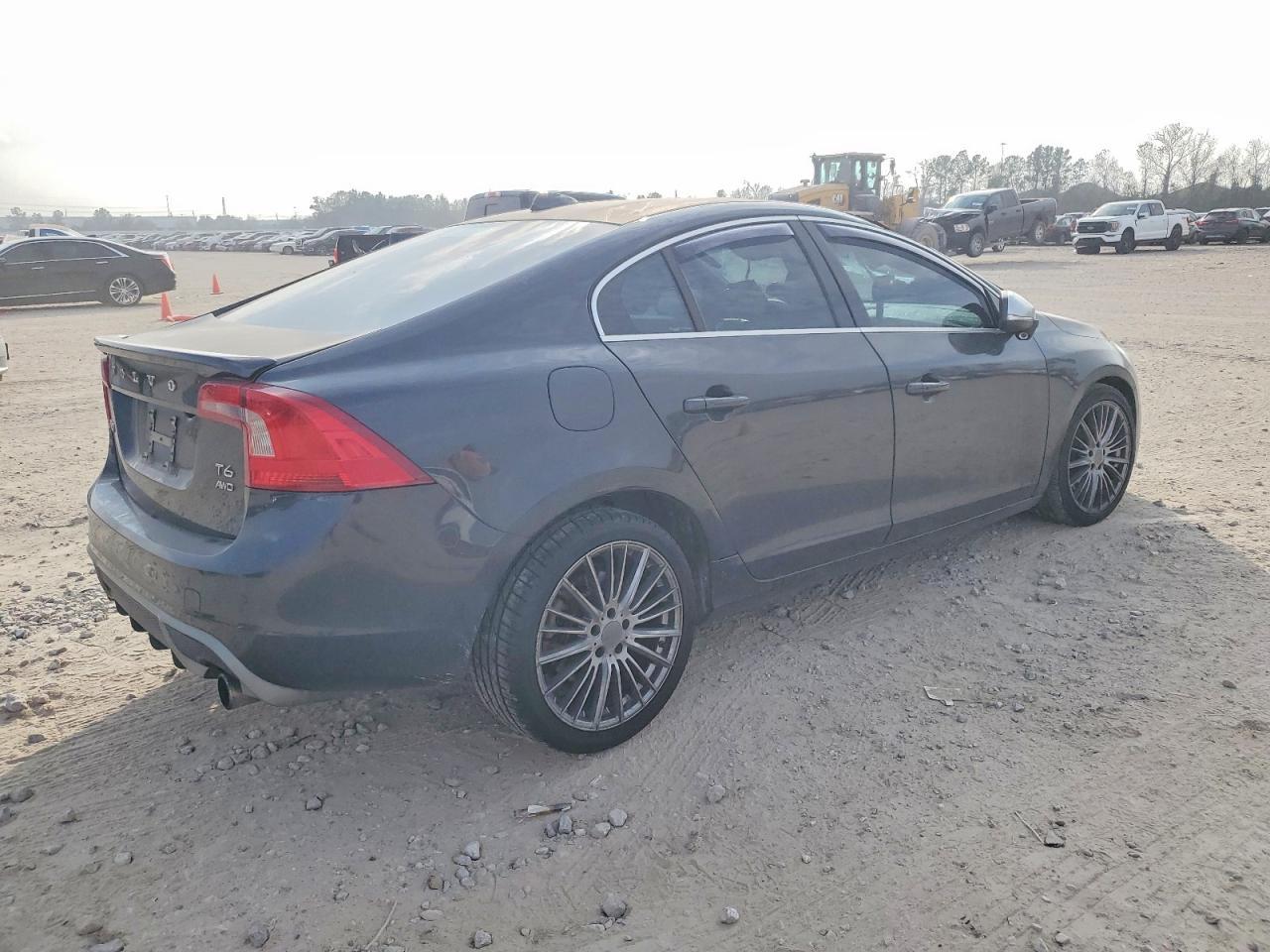 2013 VOLVO S60
