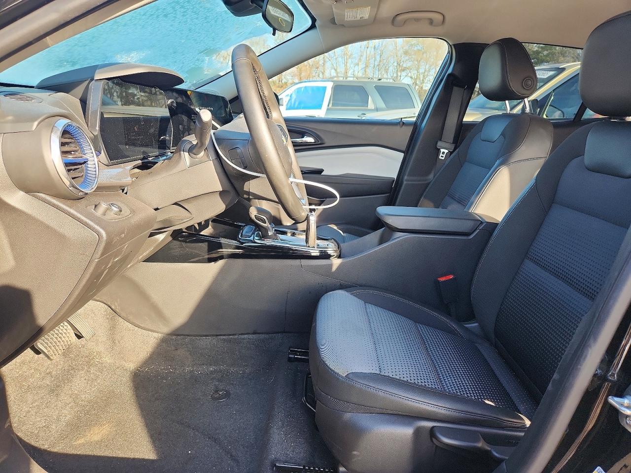 2025 CHEVROLET TRAX