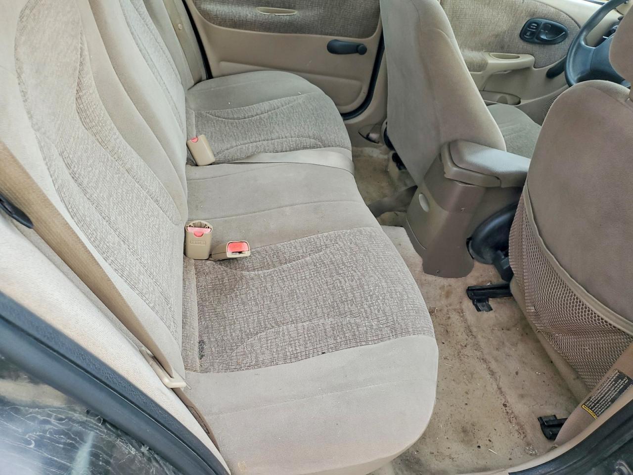 2001 SATURN Sl2