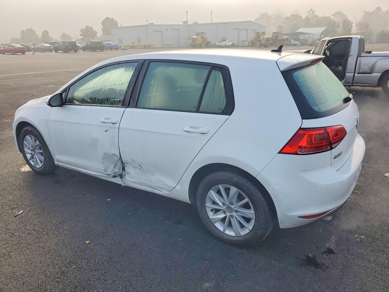2016 VOLKSWAGEN GOLF