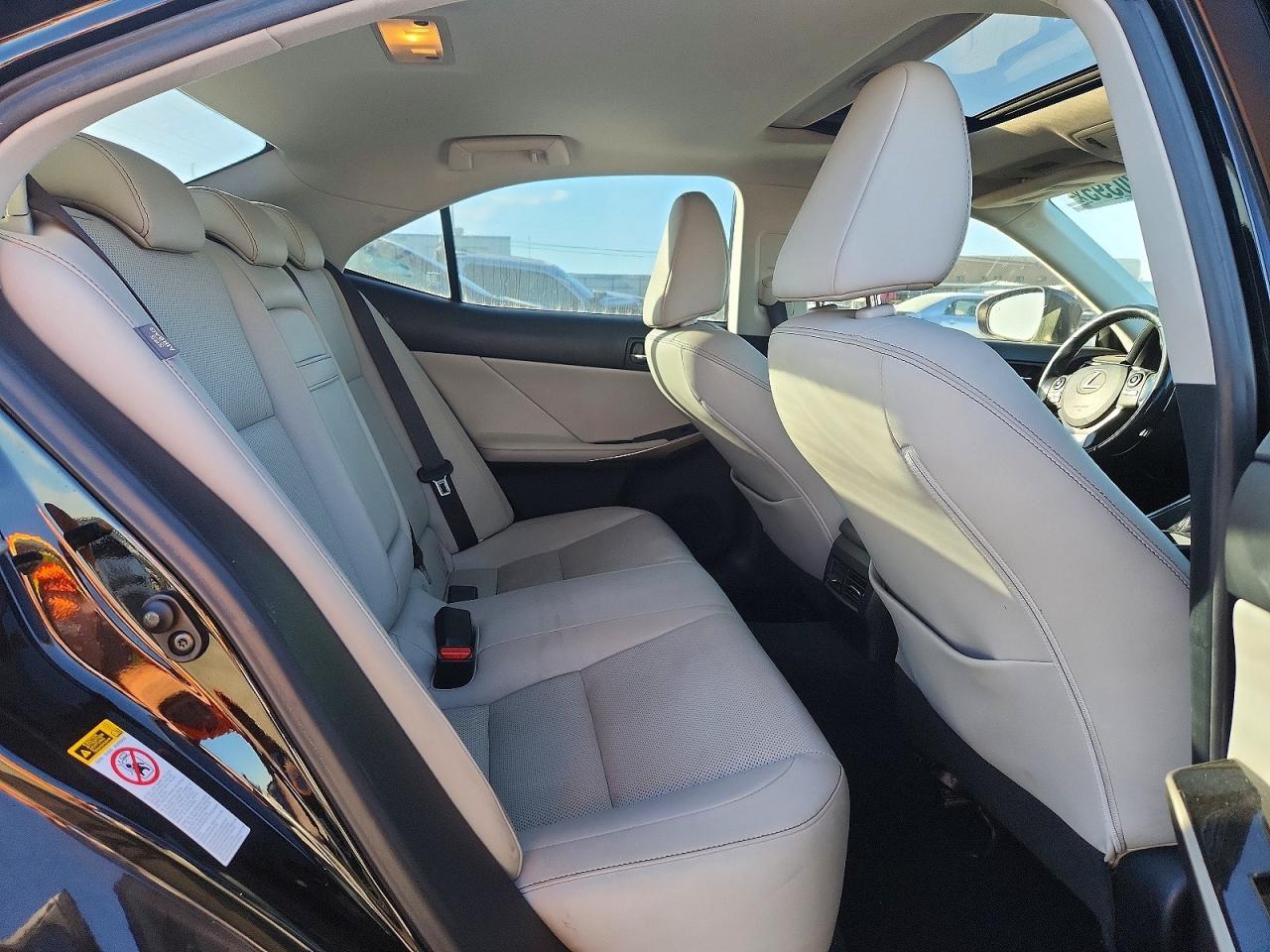 2016 LEXUS IS 200t