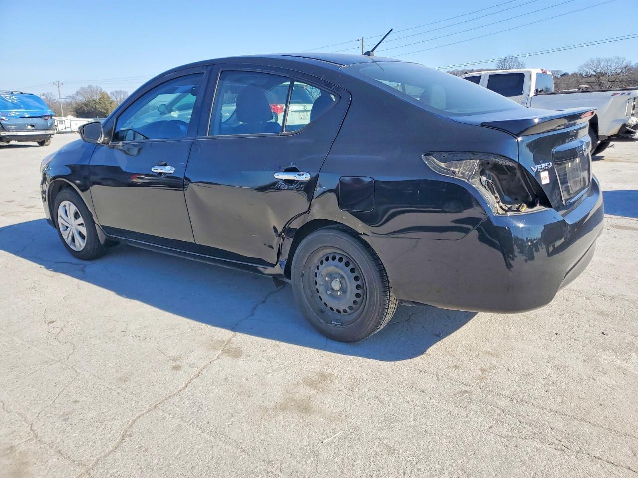 2017 NISSAN VERSA