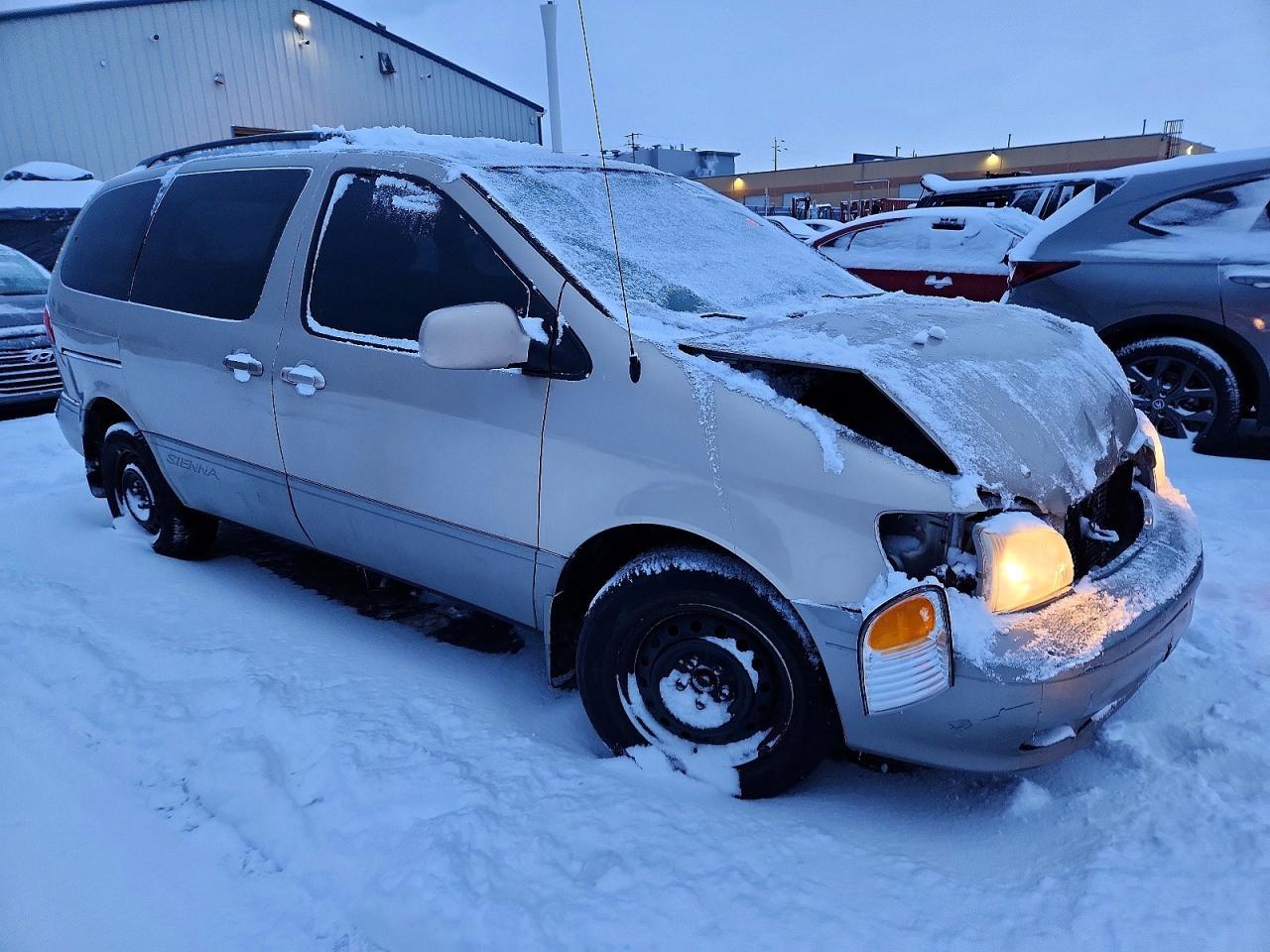 2003 TOYOTA SIENNA