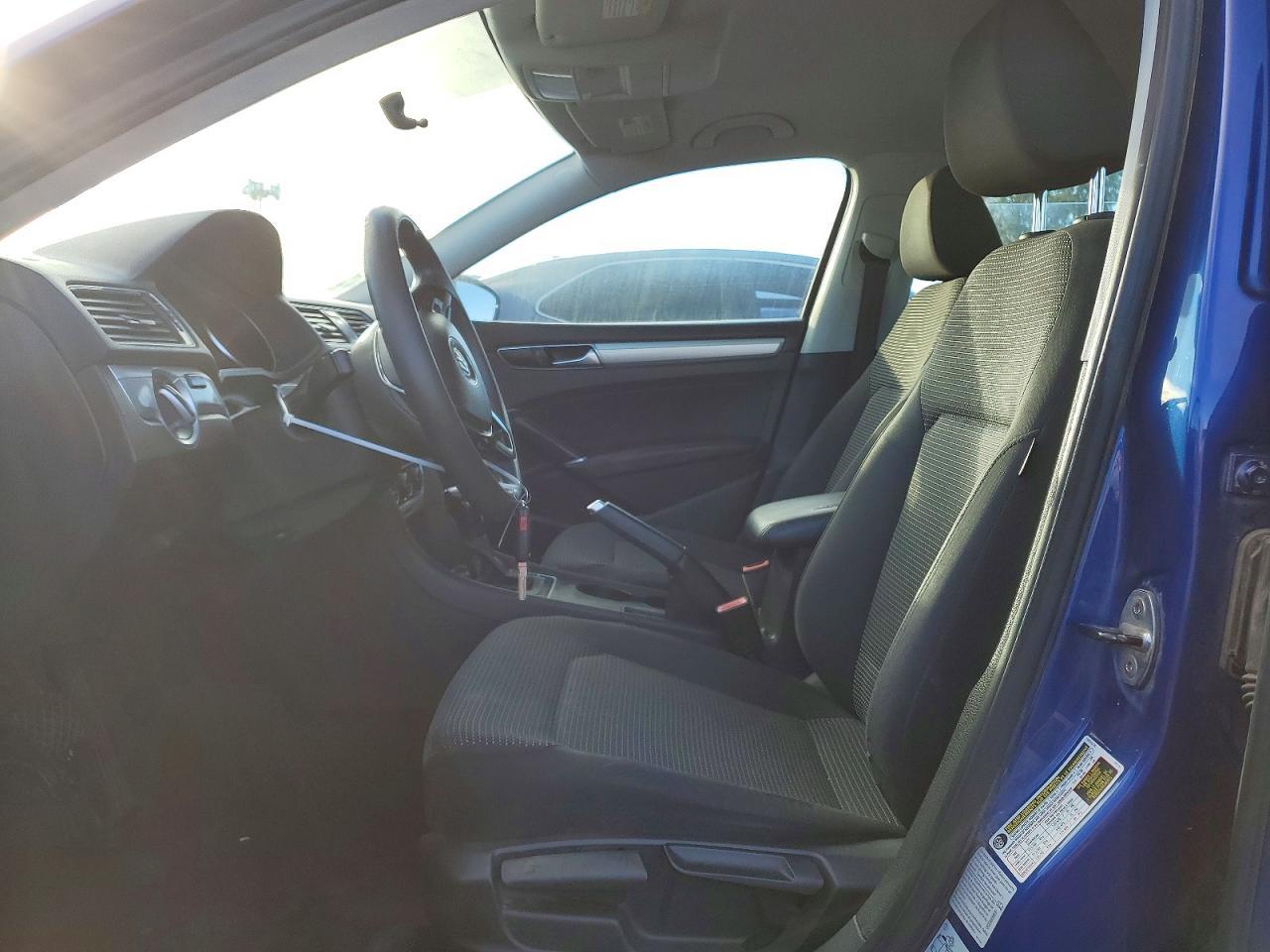 2016 VOLKSWAGEN Passat