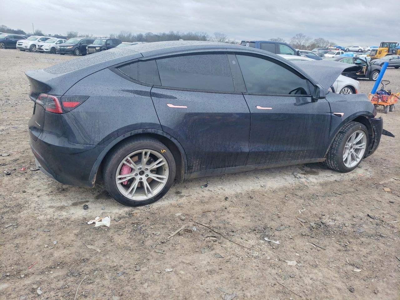 2024 TESLA MODEL Y