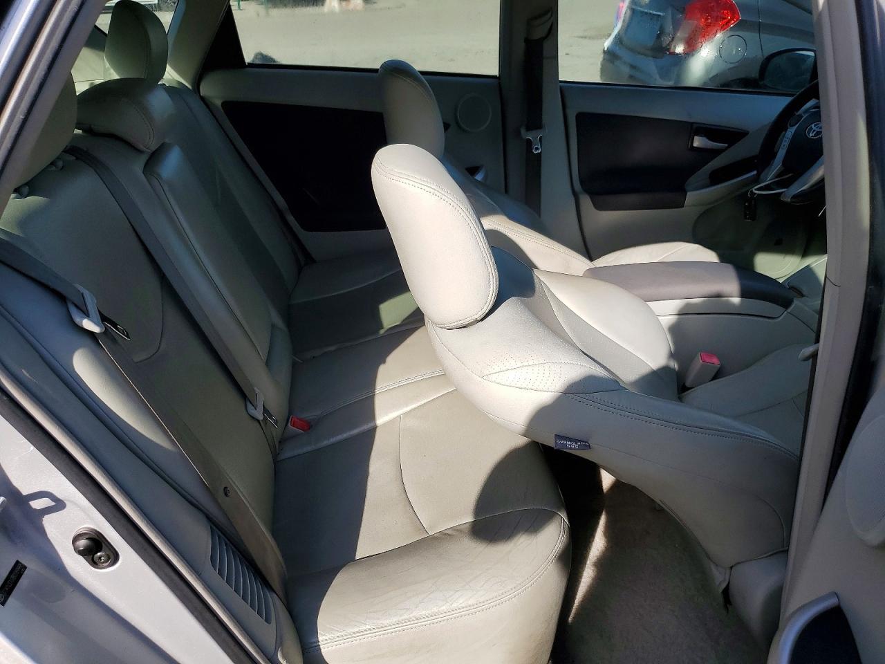 2011 TOYOTA PRIUS