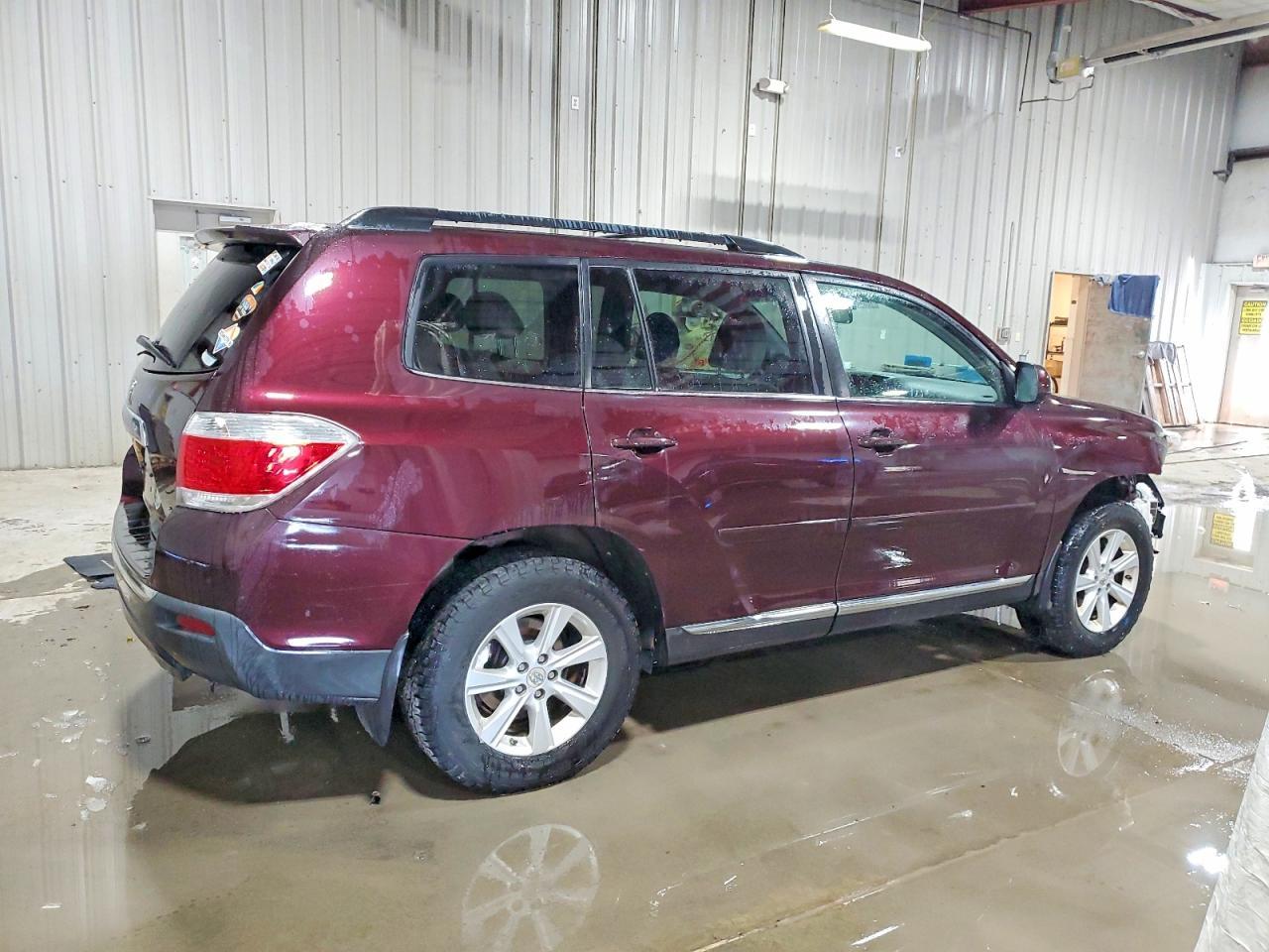 2011 TOYOTA HIGHLANDER