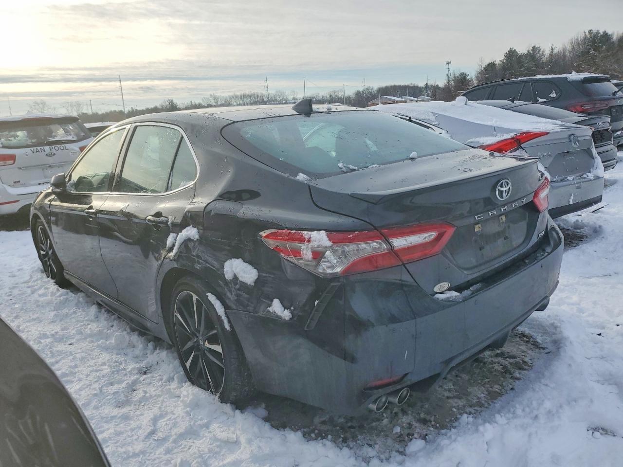 2018 TOYOTA CAMRY