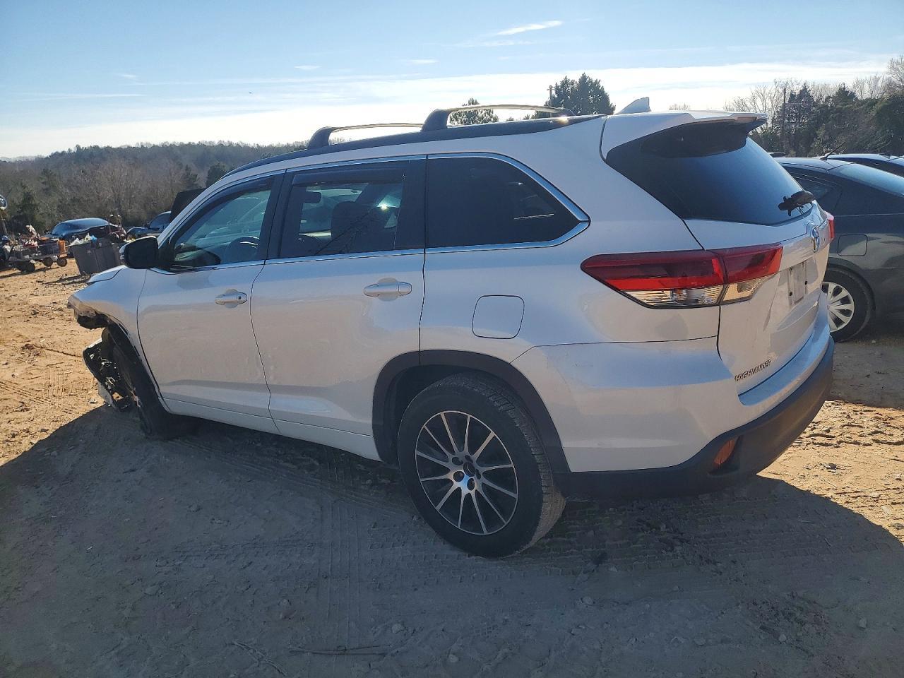 2018 TOYOTA HIGHLANDER