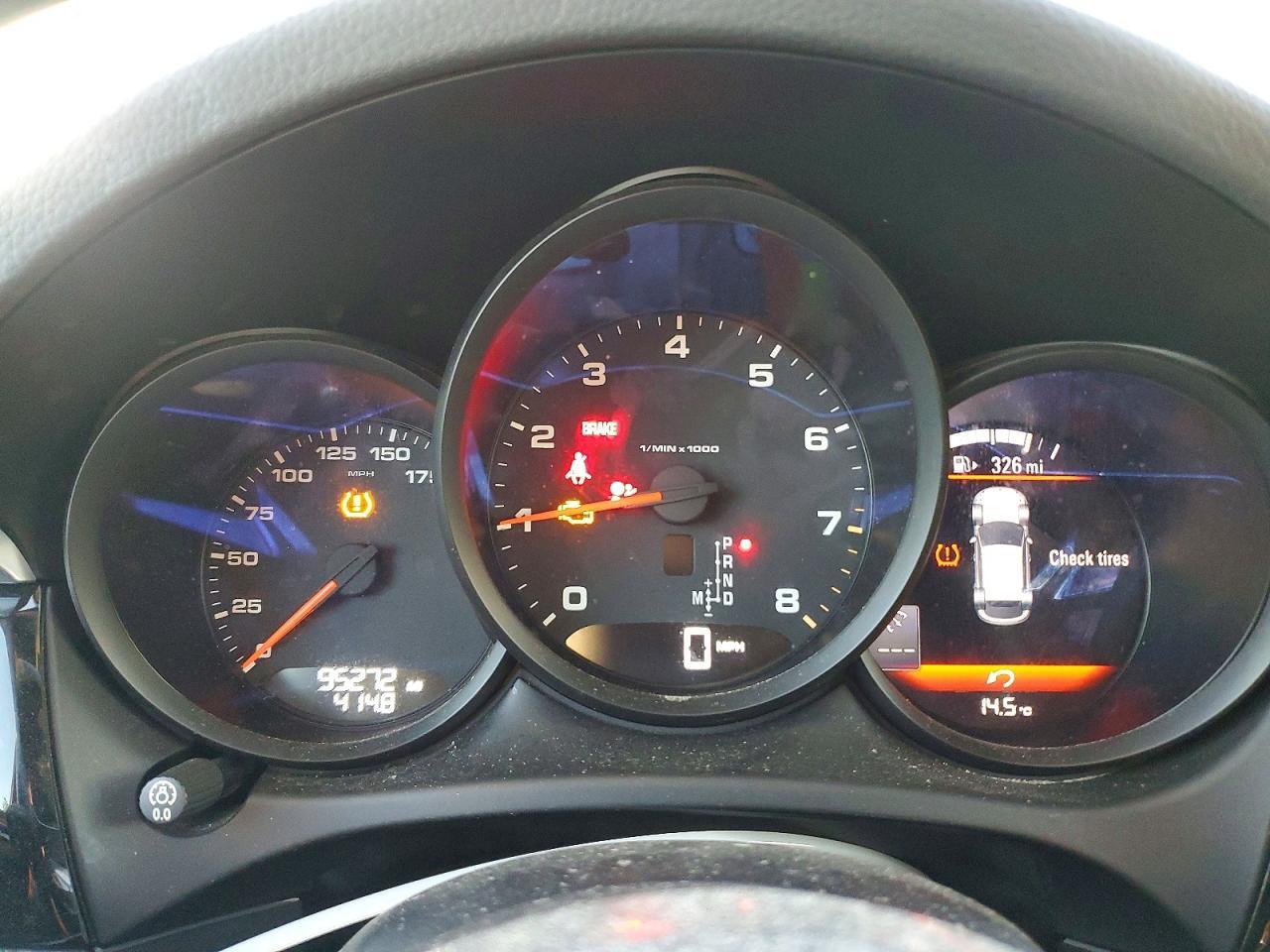 2017 PORSCHE Macan