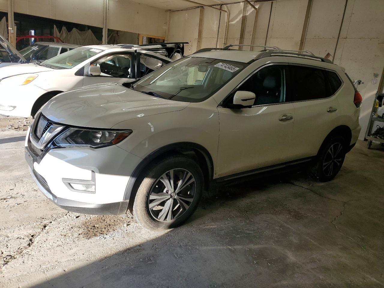 2017 NISSAN ROGUE