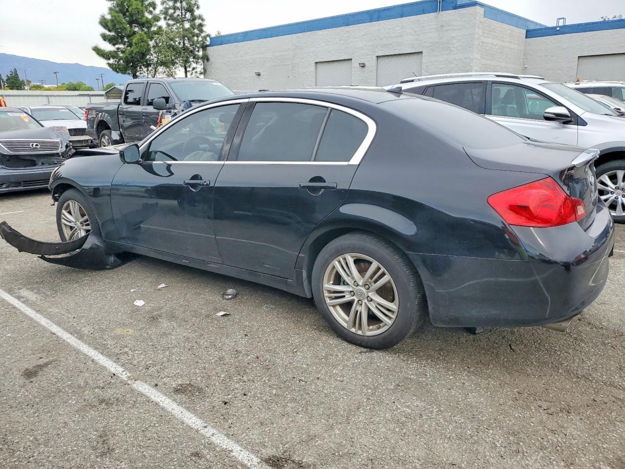 2011 INFINITI G25