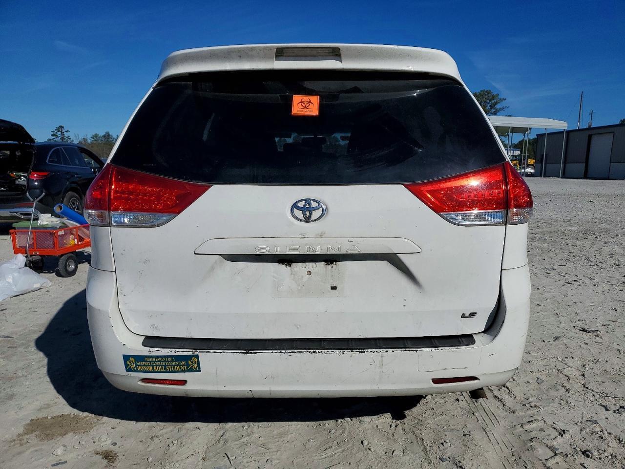 2014 TOYOTA SIENNA
