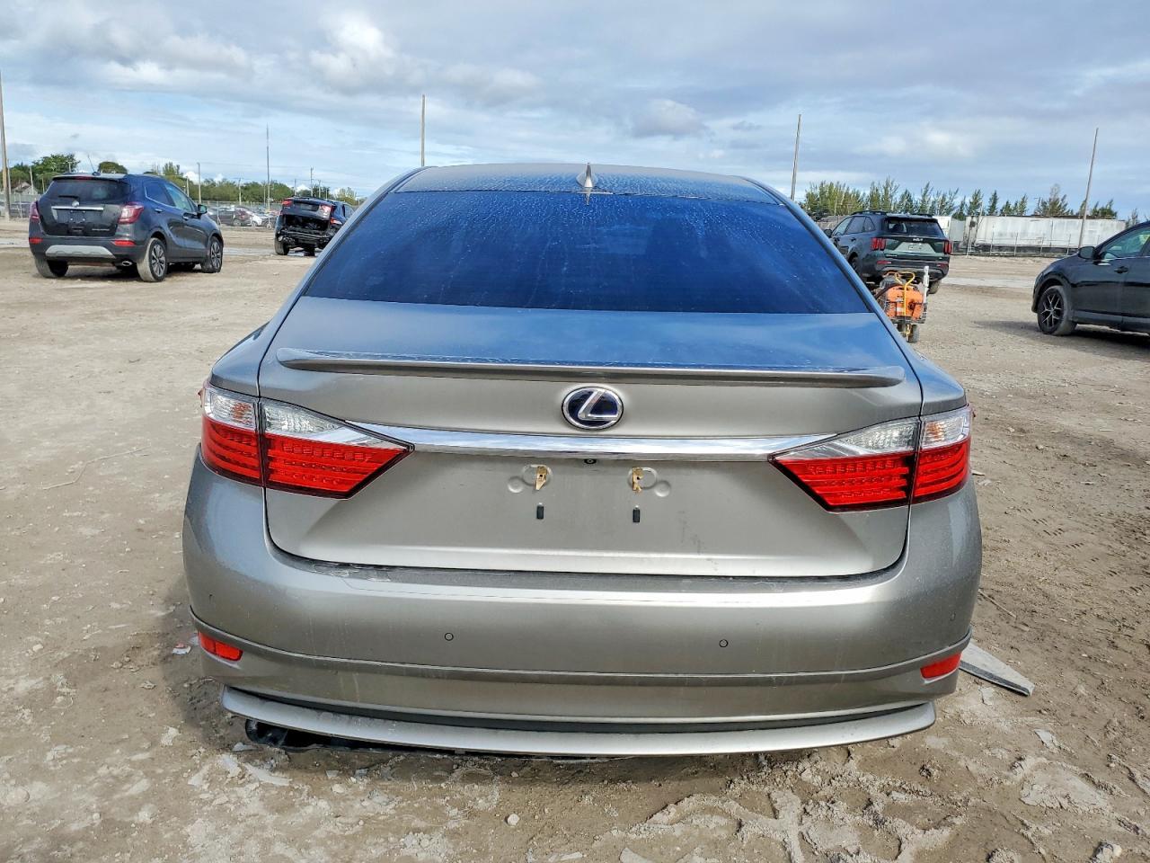 2015 LEXUS ES 300H