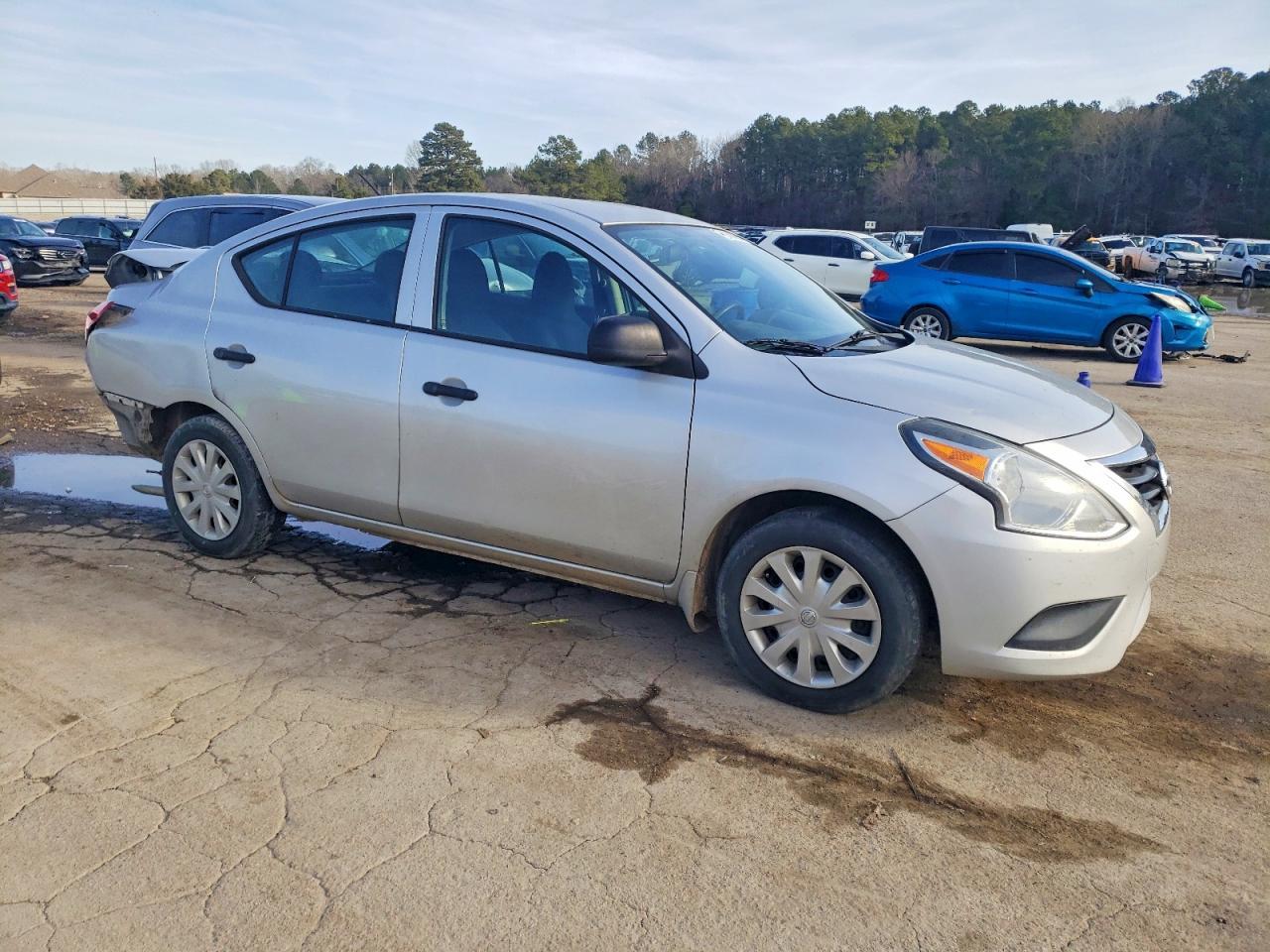 2015 NISSAN VERSA