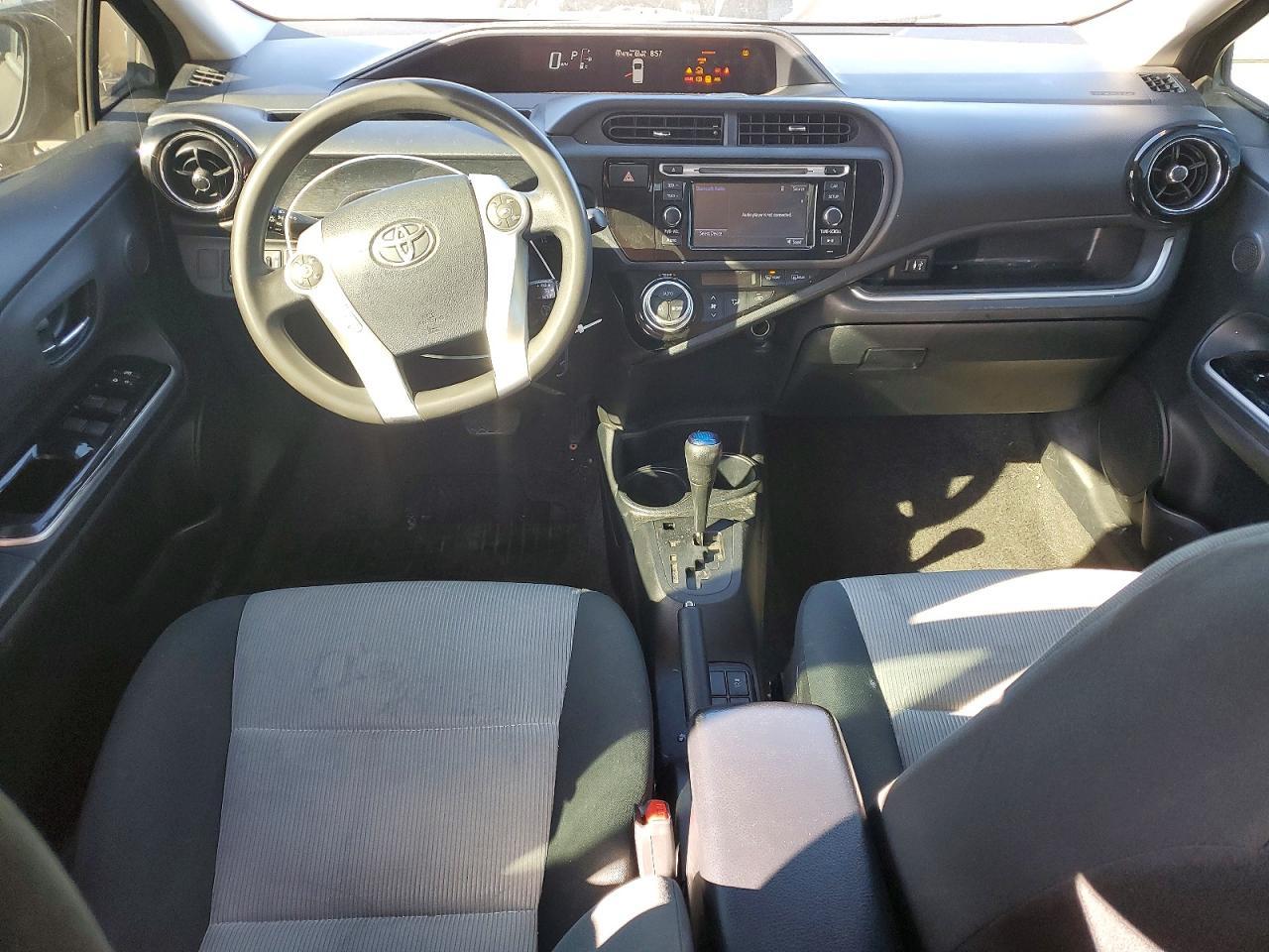 2015 TOYOTA Prius c